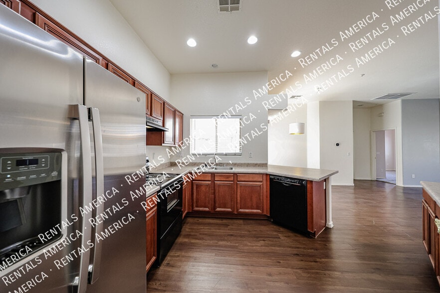 Building Photo - 8075 W Mary Jane Ln