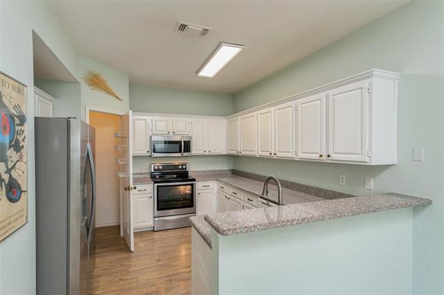 Building Photo - 508 Lake Forest Dr