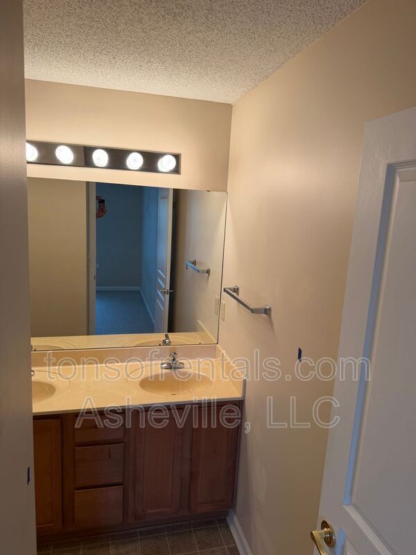 Building Photo - 149 Morningside Ln