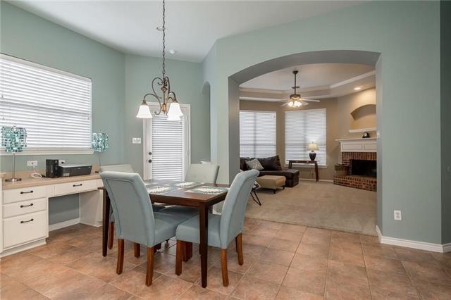 Building Photo - 1713 Carson Ln