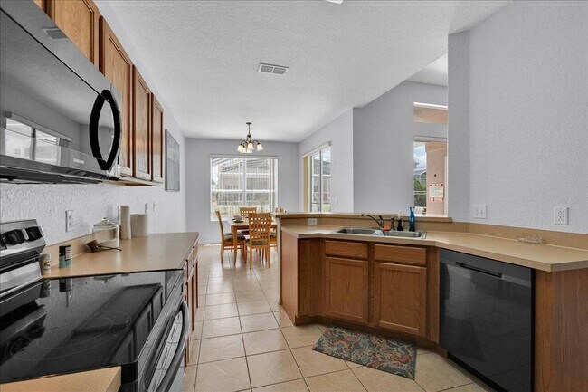 Building Photo - 1101 N Hampton Dr