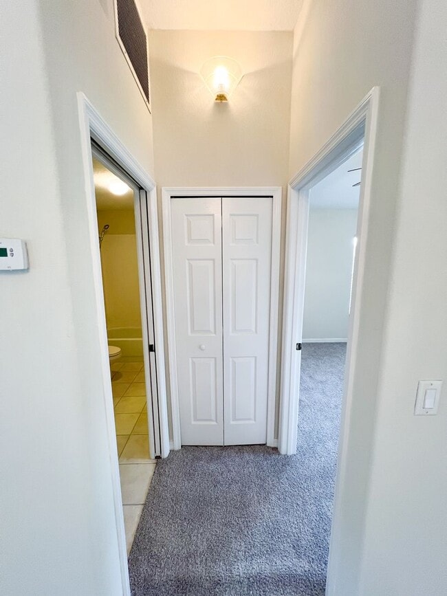 Building Photo - Lovely 2 Bedroom 2 Bathroom home in 55+ Ro...