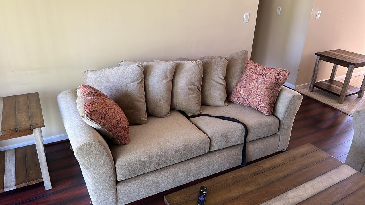 Building Photo - 4642 Court Yard Dr