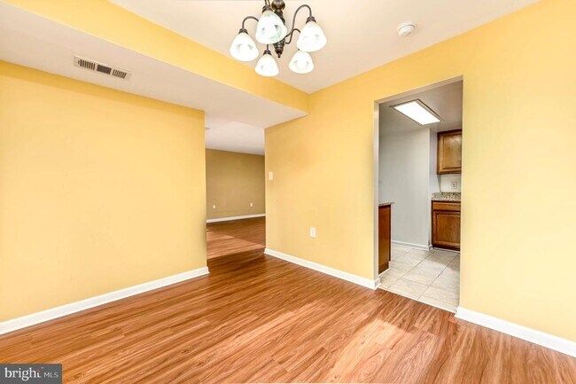 Building Photo - 1403 Northgate Square