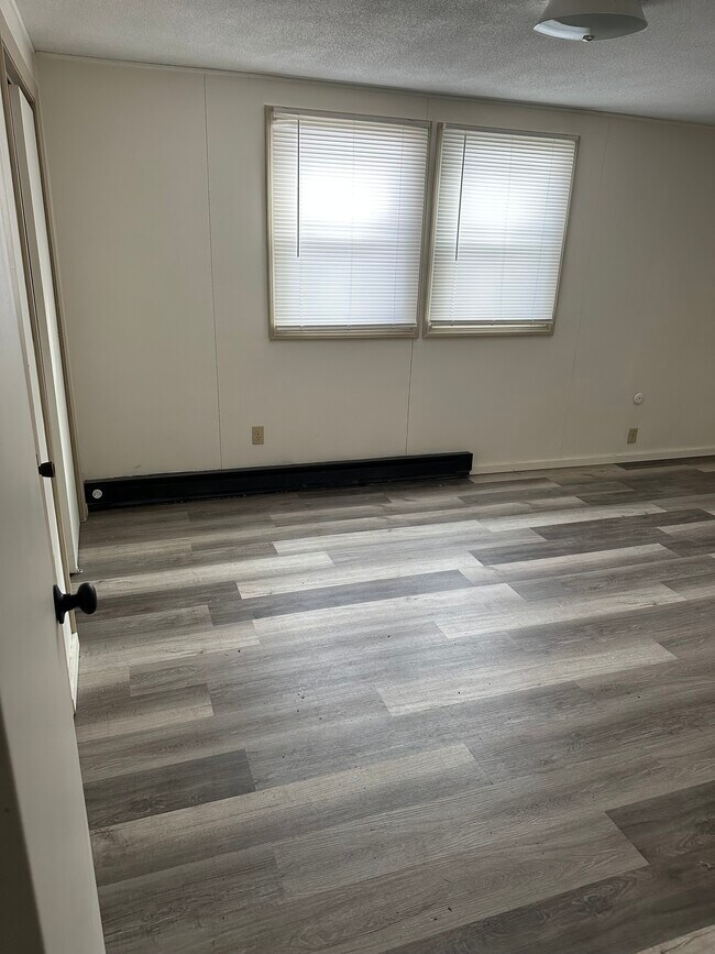 Building Photo - 296 Turners Falls Rd