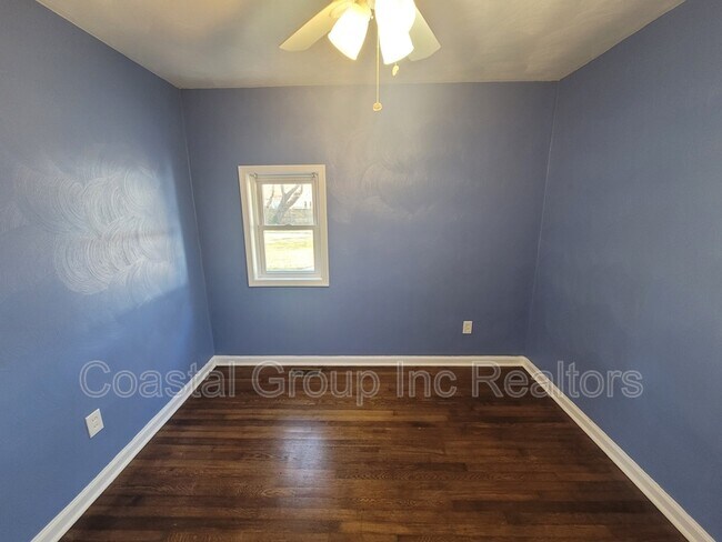 Building Photo - 1364 Jenifer St