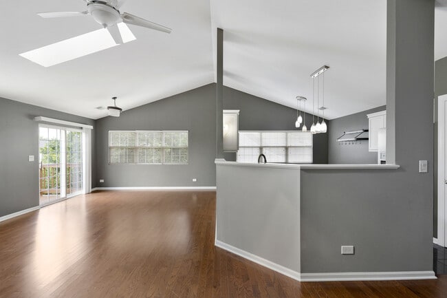 Building Photo - 609 Esla Ct
