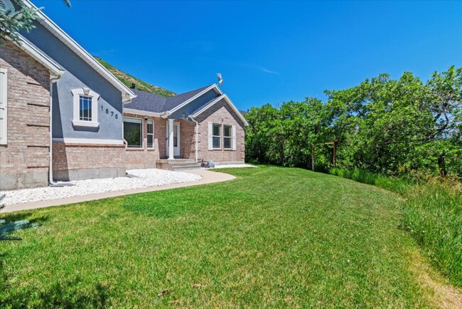 Building Photo - 1676 S Mountain Vw Cir