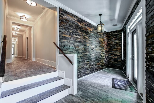 Building Photo - 1743 N Decatur Rd