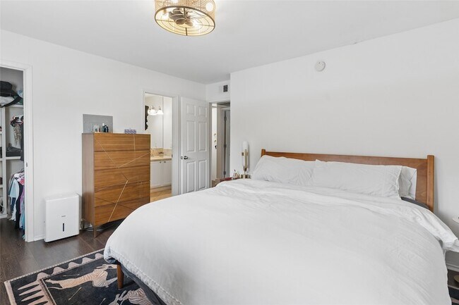 Building Photo - 10109 Regal Park Ln