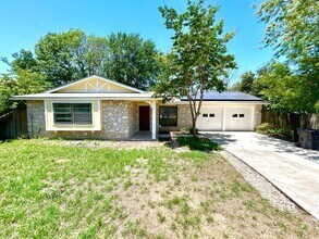 Building Photo - **COMING SOON** Newly Renovated 3 Bedroom ...