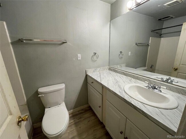 Building Photo - 1590 Clinton St