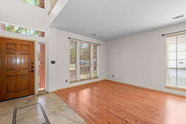 Building Photo - 1601 Chasewood Dr