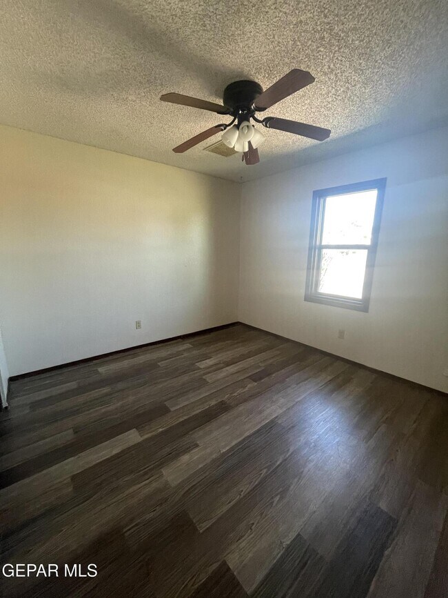 Building Photo - 1382 Adabel Dr