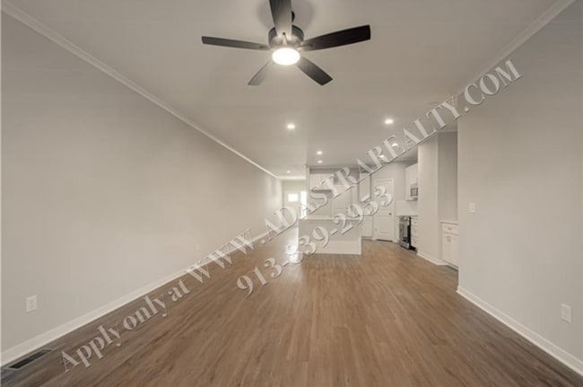 Building Photo - Brand New Townhome 3 Bed 2.5 Bath in Olath...