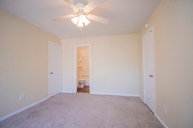 Building Photo - 425 Emerson St