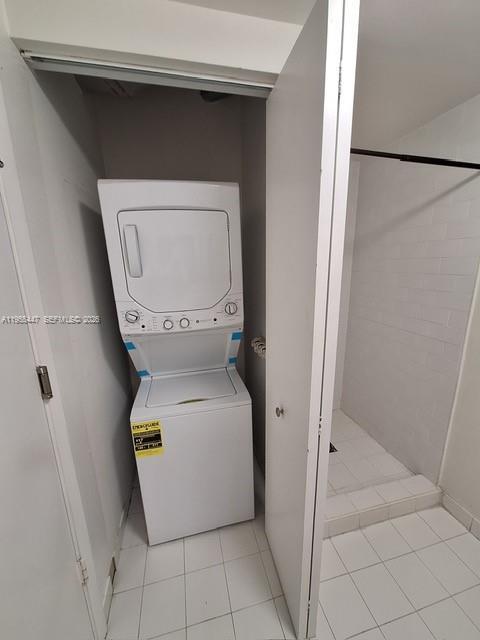 Building Photo - 690 SW 1st Ct