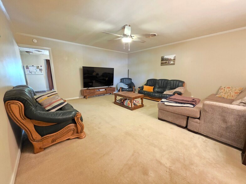 Building Photo - 1803 Jefferson St