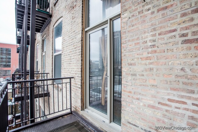 Building Photo - 550 W Harrison St