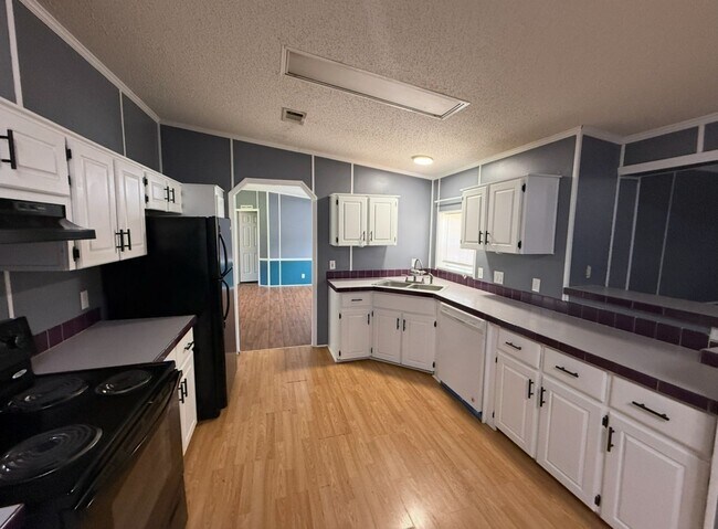 Building Photo - 3 Bedroom / 2 Bath House On An Acre
