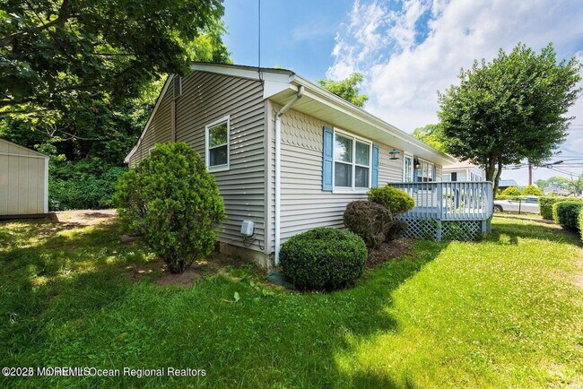 Building Photo - 297 Shore Dr