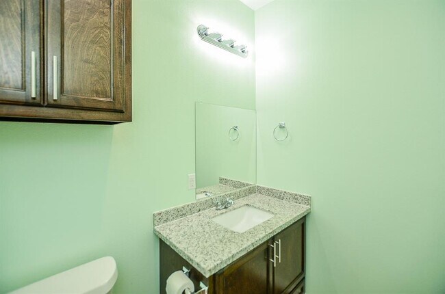 Building Photo - 239 Broadhurst Dr