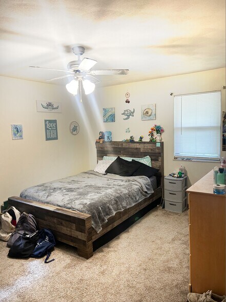 Building Photo - 454 Hutton Ln