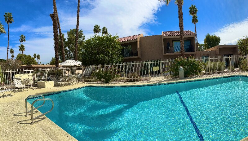 Building Photo - 2303 Los Patos Dr