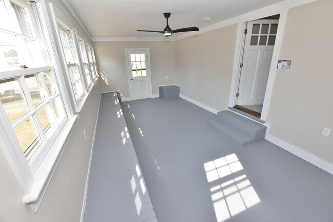 Building Photo - 4025 S Hathaway Blvd