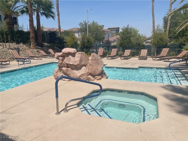 Building Photo - 1136 Scenic Crest Dr