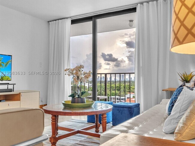 Building Photo - 2625 Collins Ave