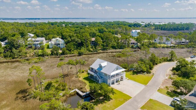 Building Photo - 16262 Tarpon Dr