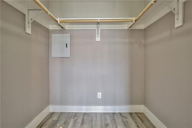Building Photo - 13609 Pinnacle Cir W
