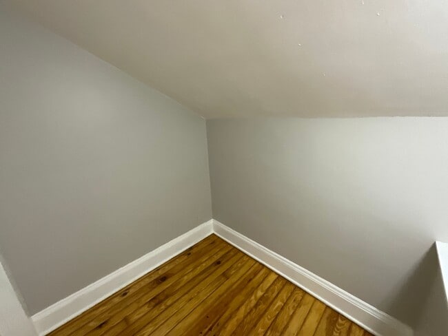Building Photo - 4384 E 136th St