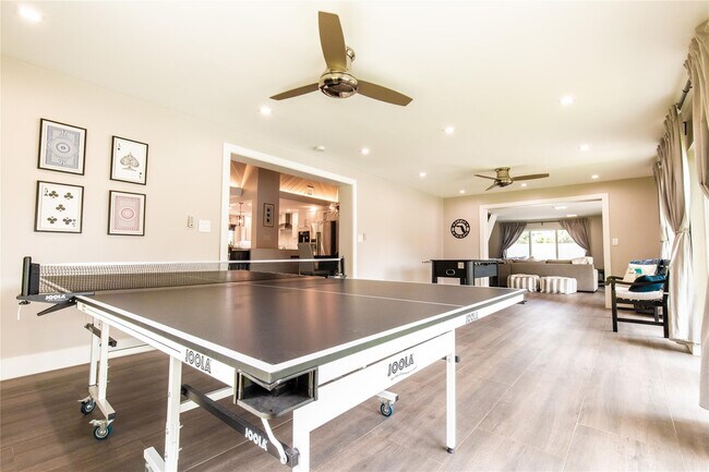 Building Photo - 2275 SW 44th St