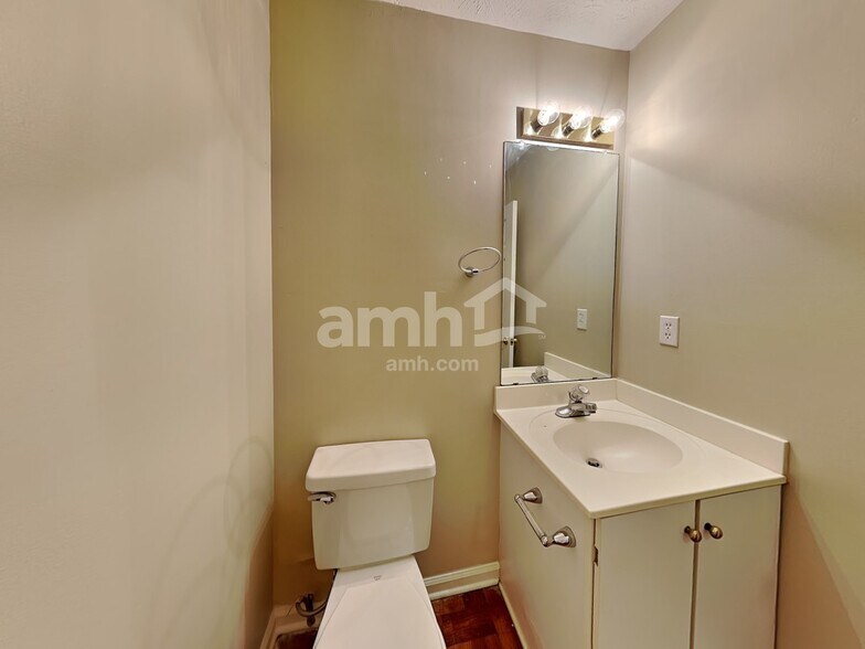 Building Photo - 3002 Sentinel Cir