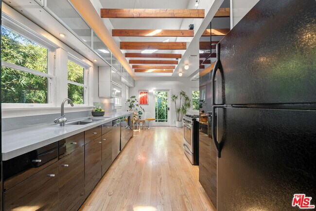 Building Photo - 1510 Electric Ave