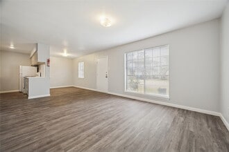 Building Photo - 1716 Crownover Rd