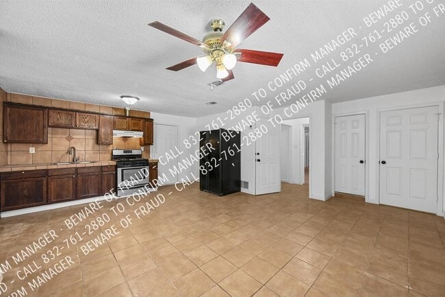 Building Photo - 2346 February Ln