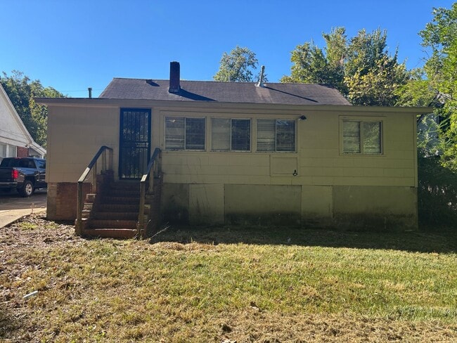 Building Photo - 389 Hodges St