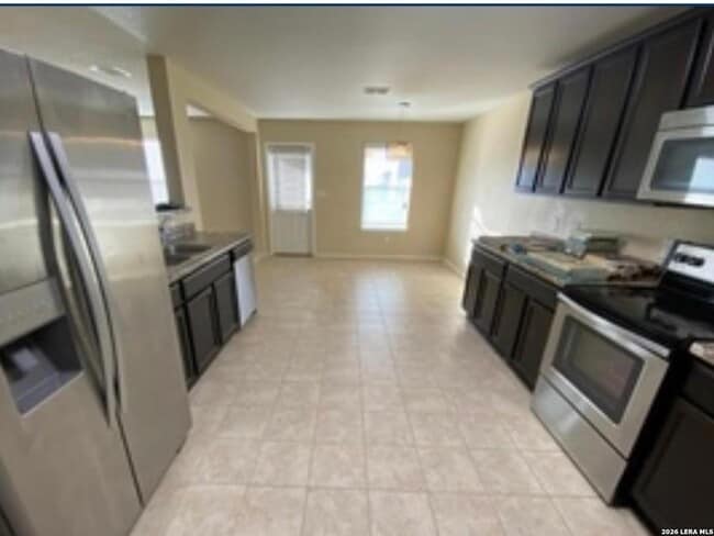 Building Photo - 25007 Cambridge Wl