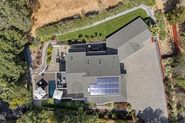 Building Photo - 31 Gold Hill Grde