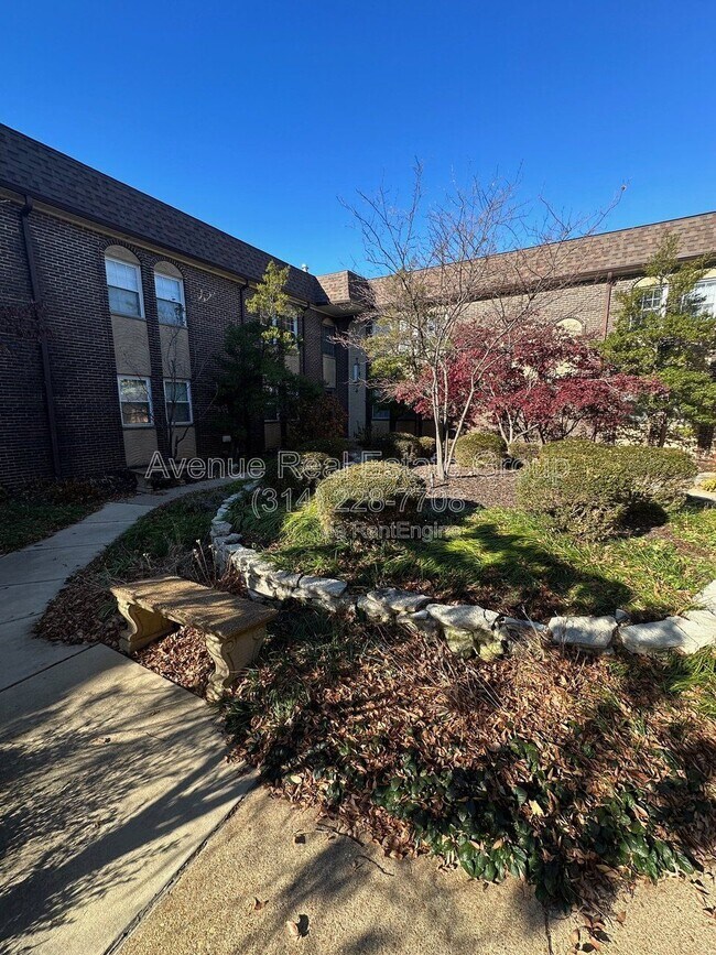 Building Photo - 10361 Corbeil Dr