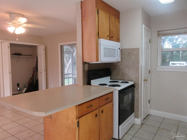 Building Photo - 4389 Pine Villa Cir