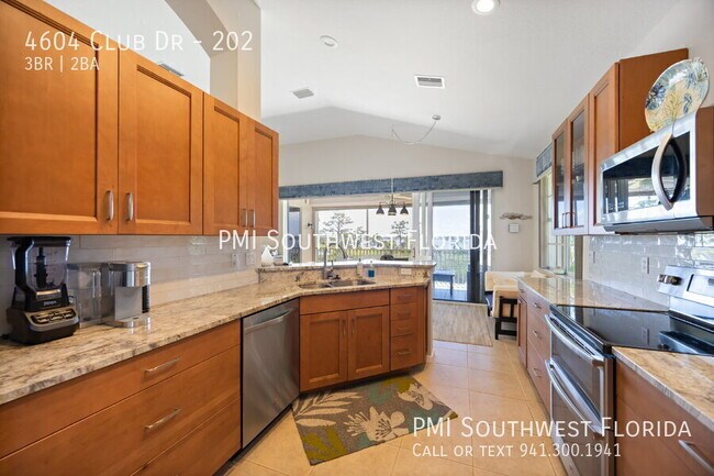 Building Photo - 4604 Club Dr