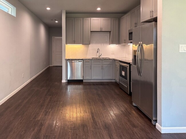 Building Photo - 4939 Ambient Dr