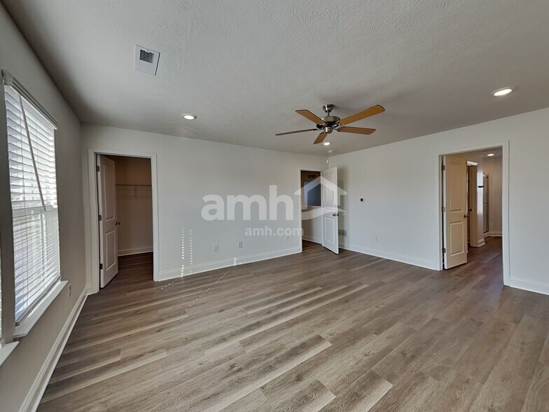 Building Photo - 9145 Henley Ave