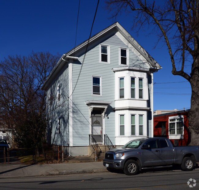 Primary Photo - 141 Delaine St