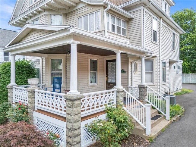 Building Photo - 217 Jefferson Ave