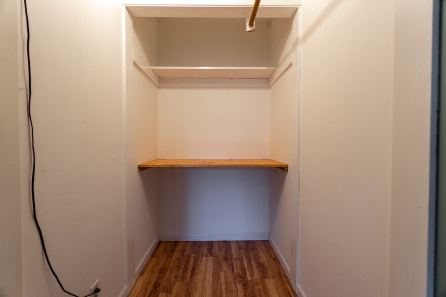 Building Photo - 127 Starview Way
